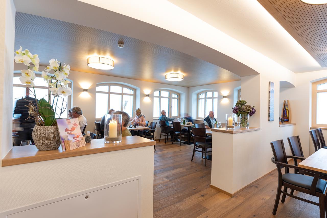 Grimsel Passhoehe Hotel