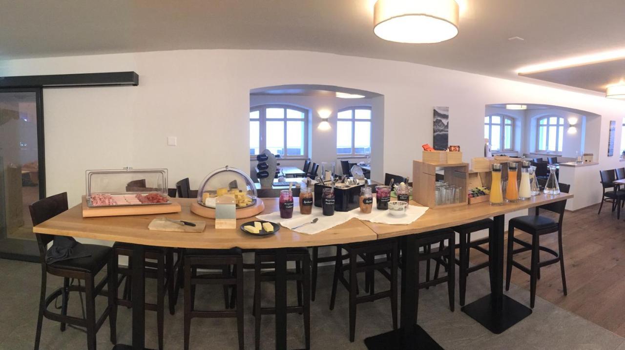 Hotel Grimsel Passhöhe 3*