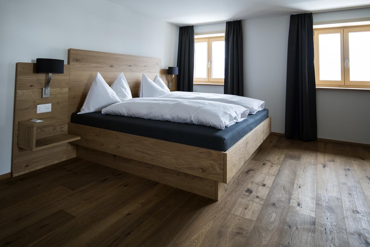 Grimsel Passhoehe Hotel